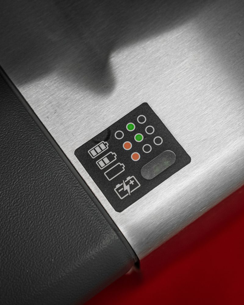 Battery charge indicator on stainless surface